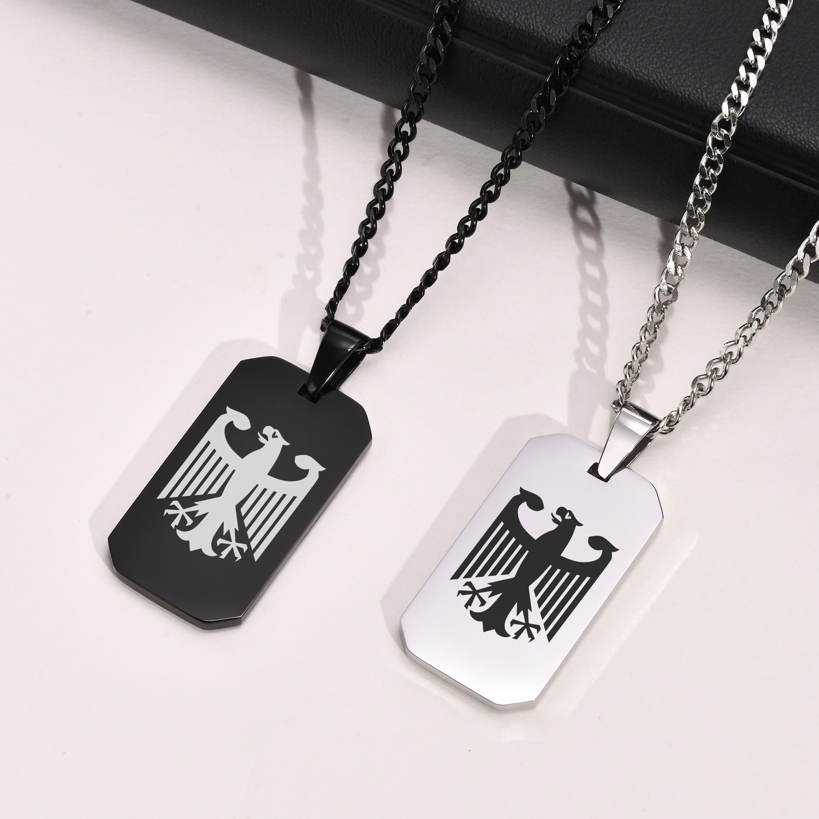 Mens Dog Tag Necklace - Квадратные ожерелья с немецким орлом для