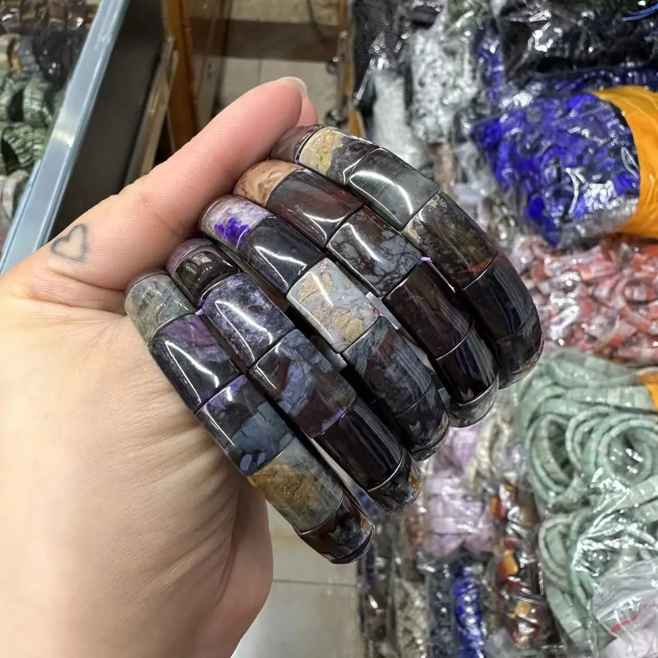 Браслет из натурального сугили – обзор и цена Gemstone Bracelet Healing